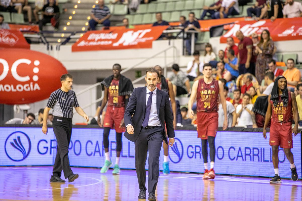 Sito Alonso, entrenador del UCAM, durante un partido en el Palacio este curso.