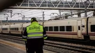 Conmoción en el equipo de baloncesto de Nicolás, el joven atropellado por un tren en Casetas