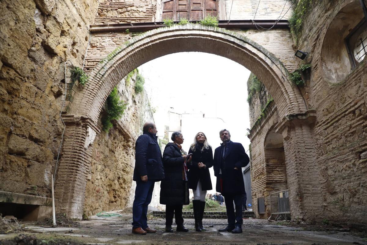 Juan J. Giner, Juana Pérez, Lourdes Morales y Miguel Ángel Torrico, este miércoles en la ermita de la Aurora.