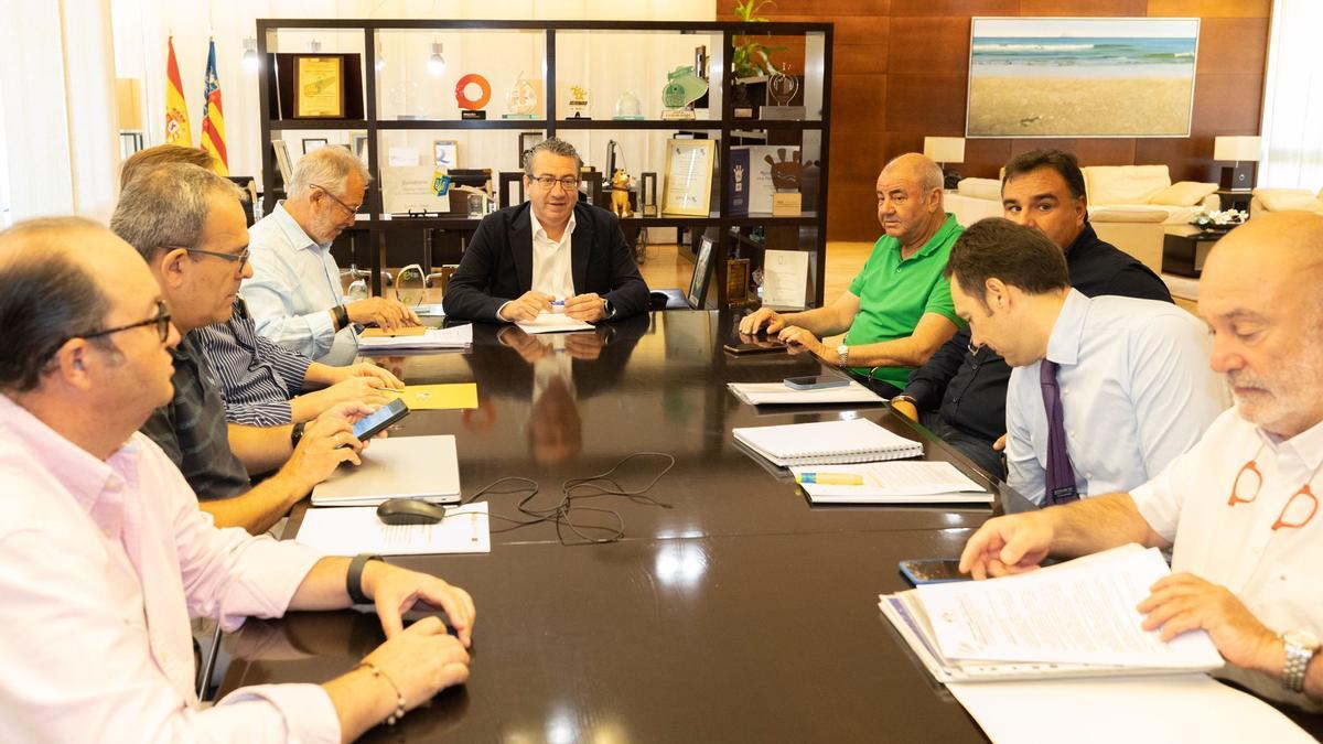 Algunos de los participantes en la reunión técnica donde Ayuntamiento y Proyectos Temáticos han constituido la comisión mixta para el traspaso del Centro Cultural.