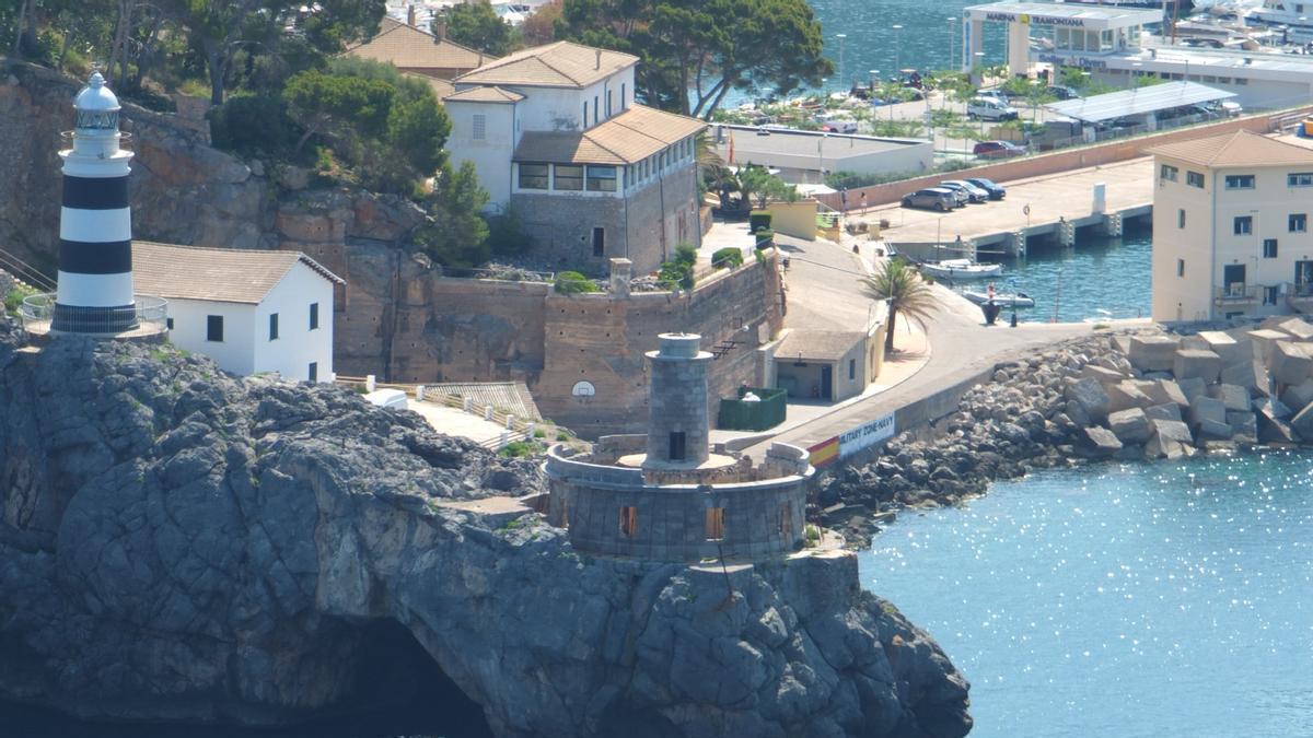 Alertan que el antiguo faro de Sa Creu se acerca a la ruina por falta de actuaciones de conservación.