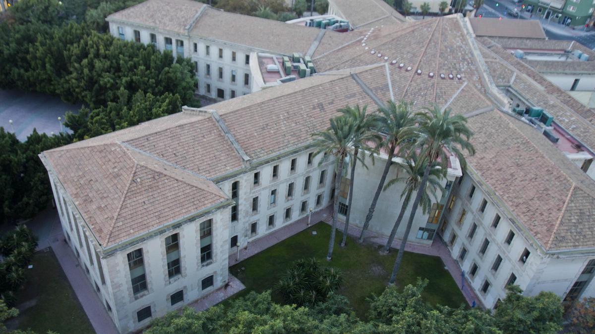 Fachada del edificio de los juzgados de Benalúa en Alicante.