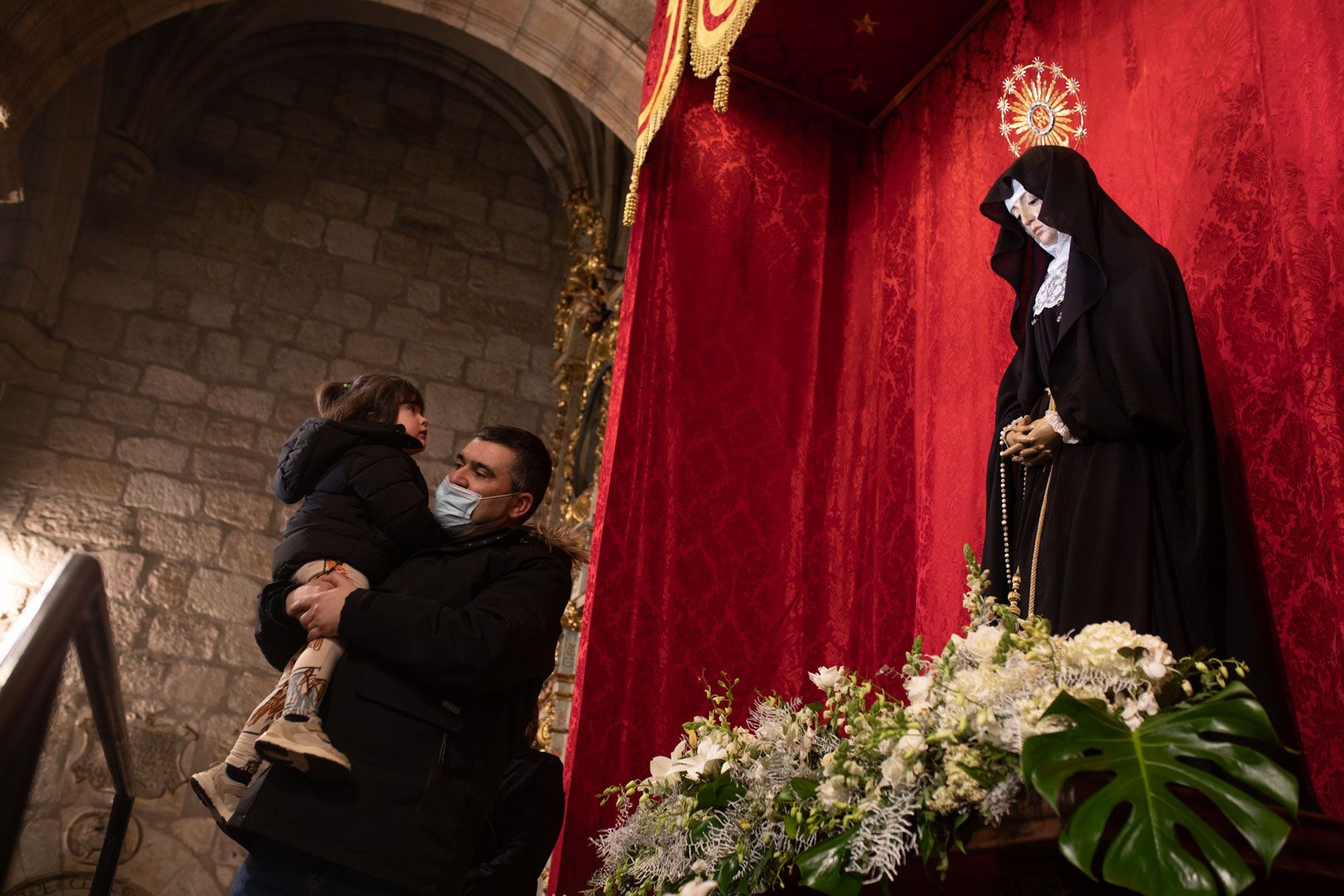 GALERÍA | La presentación de niños a la Virgen de la Soledad, en imágenes