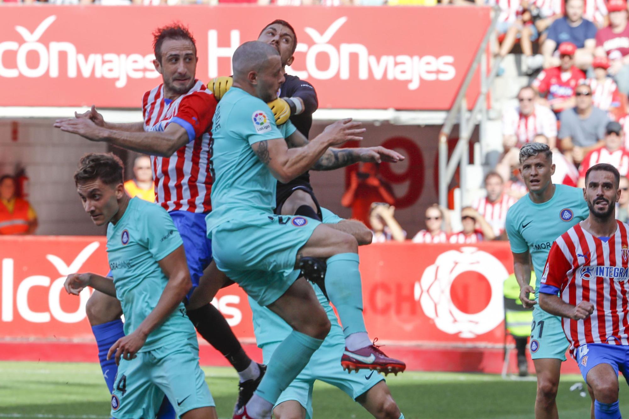 En imágenes: El Sporting se divierte ante el Andorra