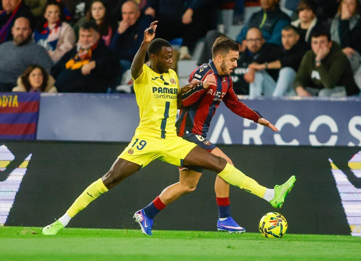 El Villarreal asalta el Ciutat de València y agrava la crisis del Levante