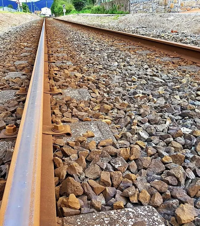 Destinan 8.577 nuevas traviesas de hormigón a la vía entre Catoira y Pontecesures