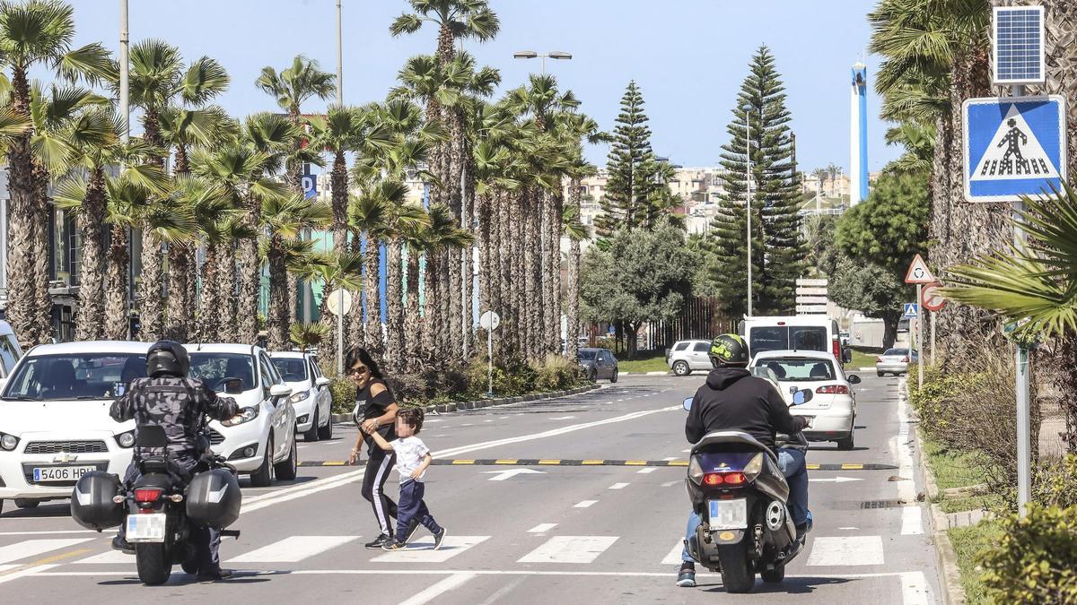 Avenida de las Cortes Valencianas en Torrevieja