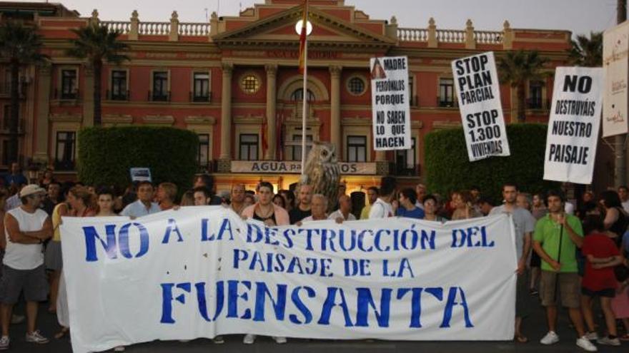 Los miembros de la plataforma llegaron a Murcia a las ocho de la tarde, desde el Santuario.