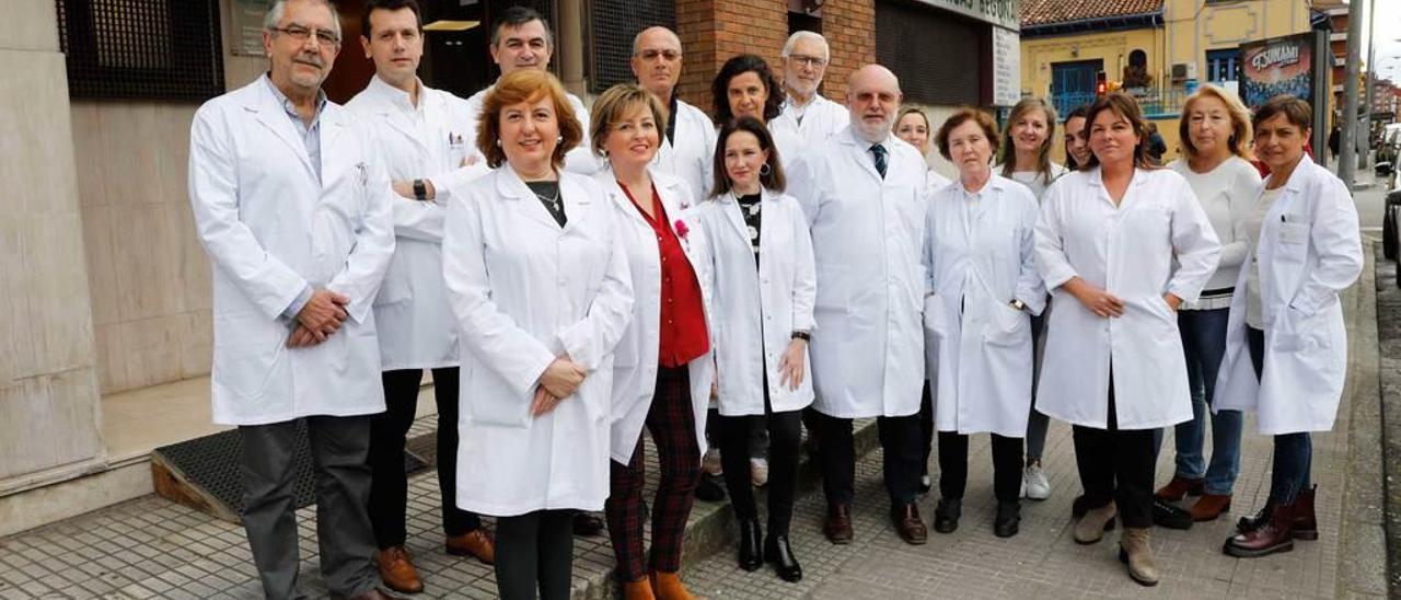 El equipo de profesionales de Policlínicas Begoña, que cumple 25 años.