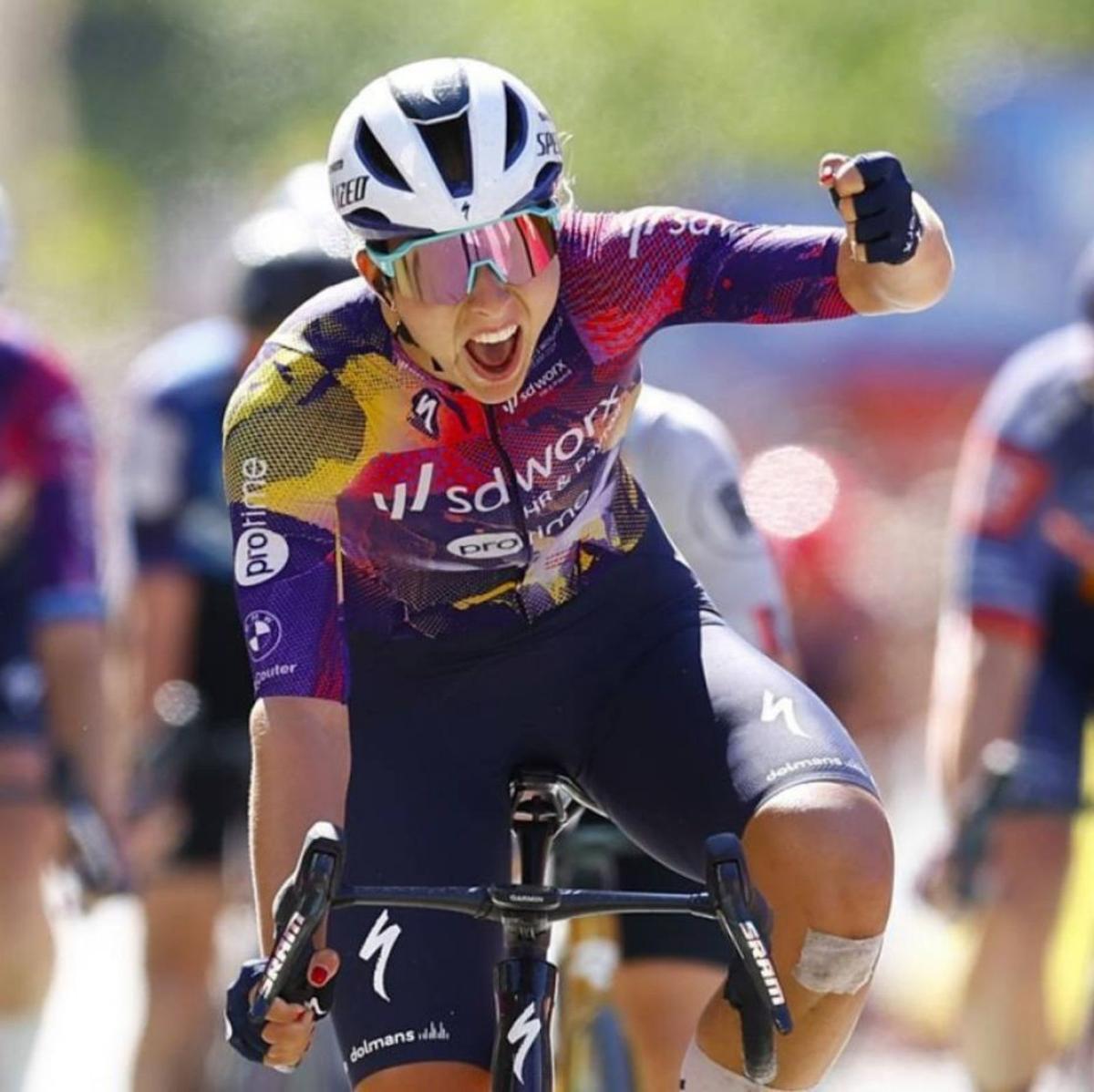 Nou esprint en una Vuelta femenina de dos pilots Nou esprint en una Vuelta femenina de dos pilots