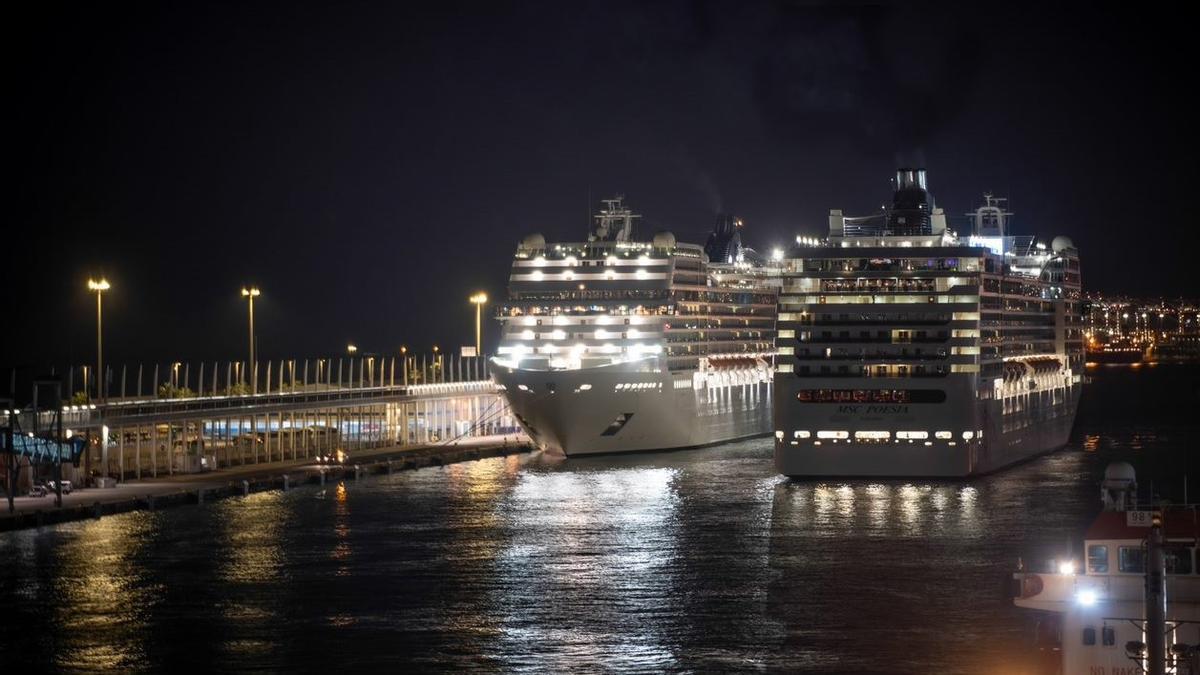 msc magnifica msc poesia atracan barcelona