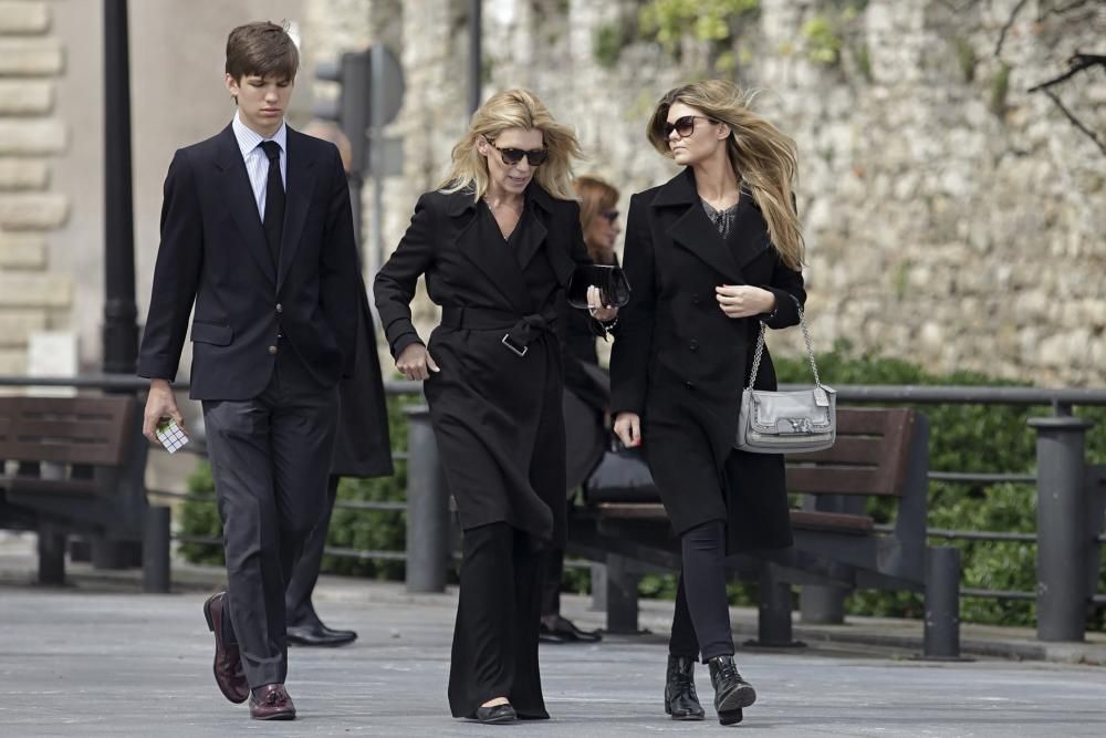 Funeral por Ichu Salazar-Simpson Bosh en la iglesia de San Pedro de Gijón