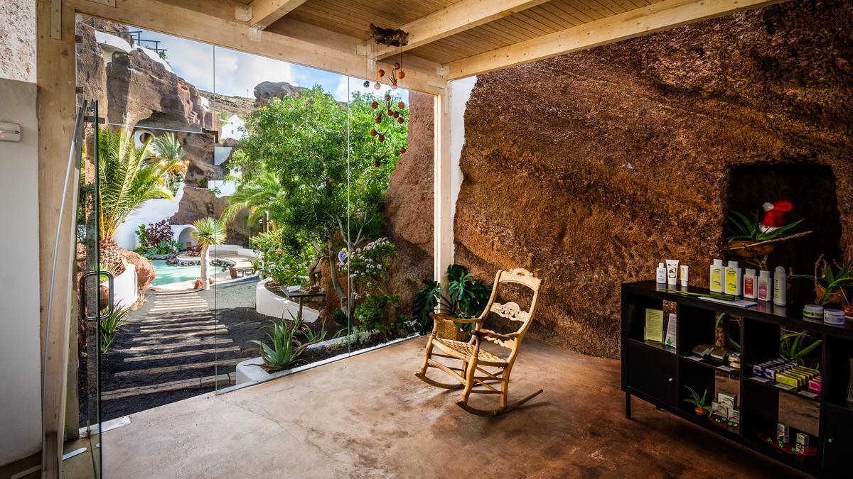 CASA OMAR SHARIF LANZAROTE LagOmar, la espectacular casa atribuida al