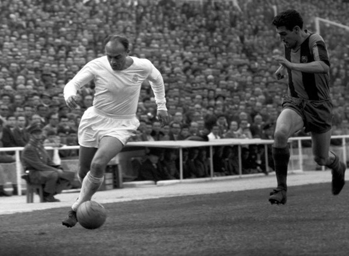 La ’Saeta rubia’ juga contra el FC Barcelona, el 15/04/1962.