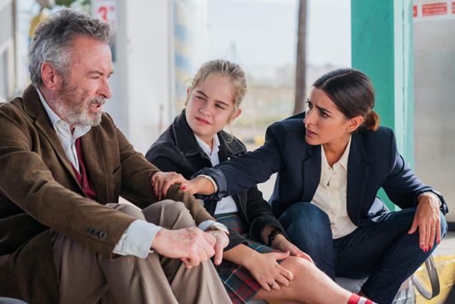 Óscar Martínez, Mafalda Carbonell e Inma Cuesta, en 'Vivir dos veces'