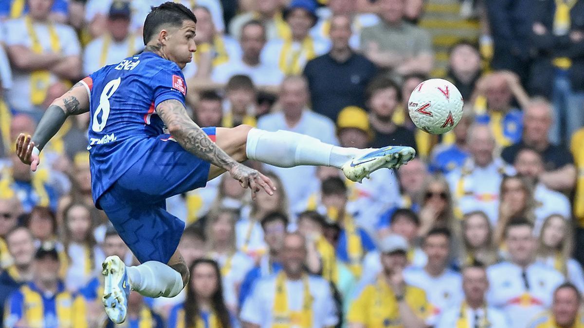 Enzo Fernandez del Chelsea en acción durante la semifinal de la FA Cup ante Leeds United