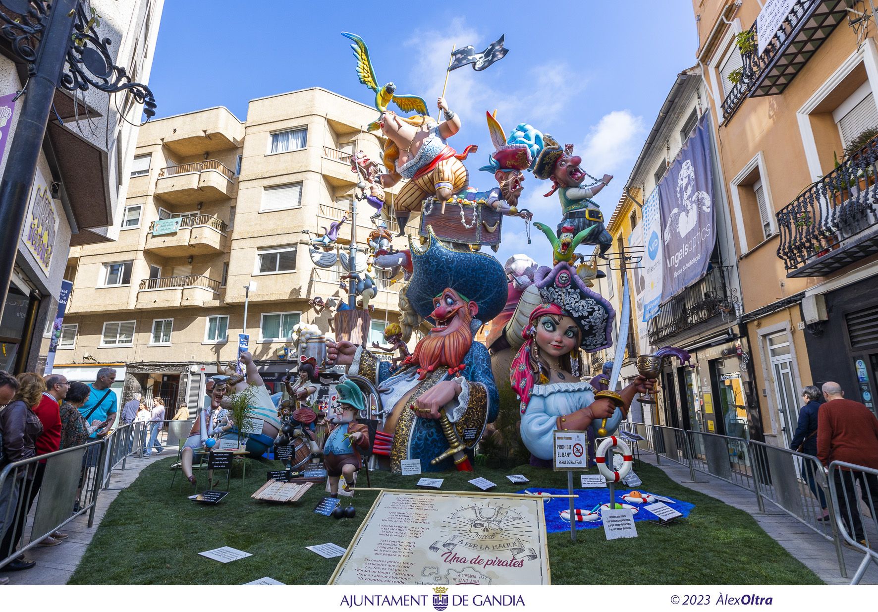 El ambiente de la mañana del jueves en las Fallas de Gandia