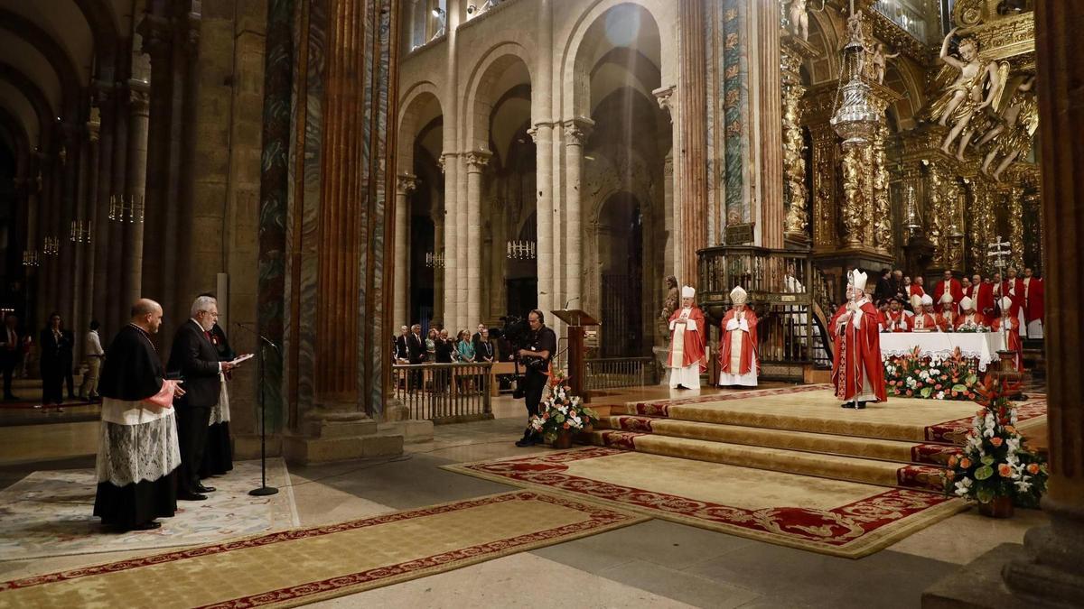 El presidente del Parlamento de Galicia renueva la Ofrenda al Apóstol en Santiago como delegado regio