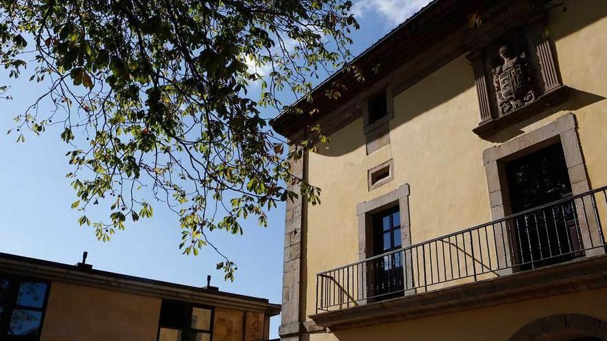 Una vista del palacio de San Andrés de Cornellana.