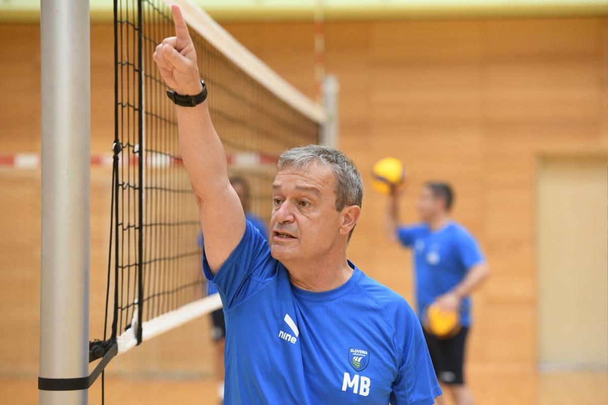 Bonitta entrenant la selecció d'Eslovènia