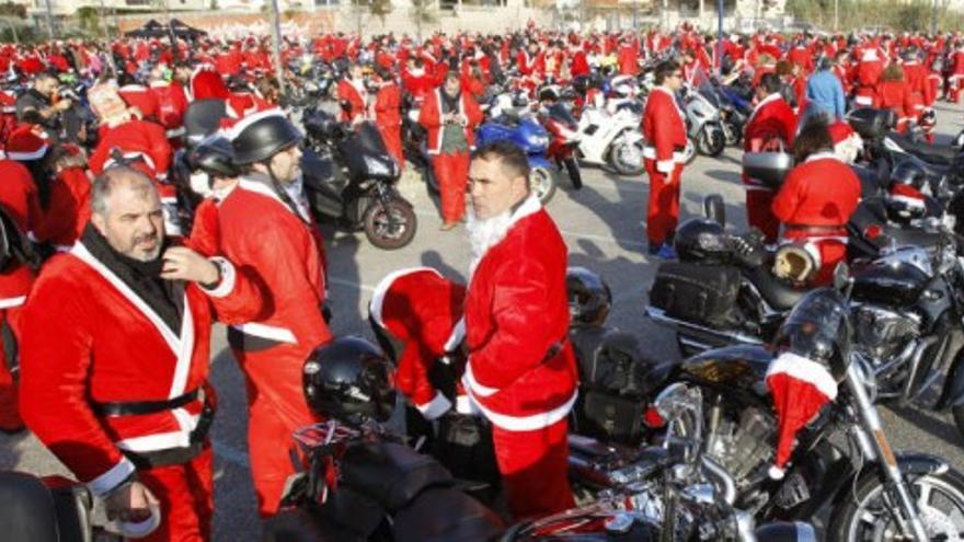 Papa Noel cambia el trineo por la moto