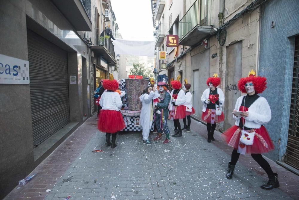 Set mil persones desborden els carrers de Sallent en un Carnaval multitudinari