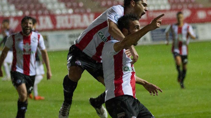 El Zamora CF celebra la victoria.