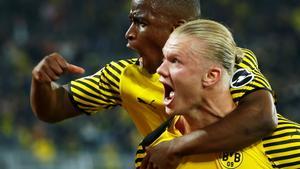 Erling Haaland festeja un gol con el Dortmund.