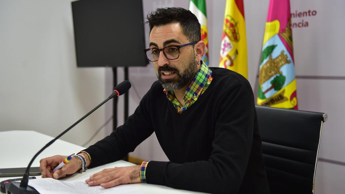 Plasencia pide fondos para tres cursos para desempleados.