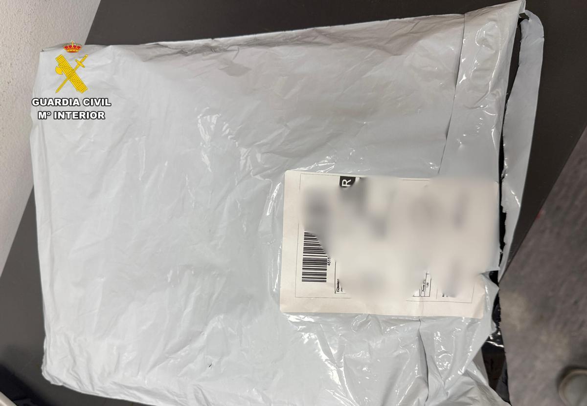 La droga se enviaba por paquetes postales normales.