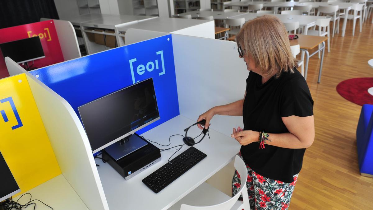 Elche, Escuela Oficial de Idiomas de Elche, Maita Cortés, Directora de la Escuela