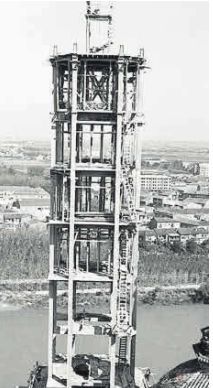 Torre de San Francisco de Borja, en construcción en 1954