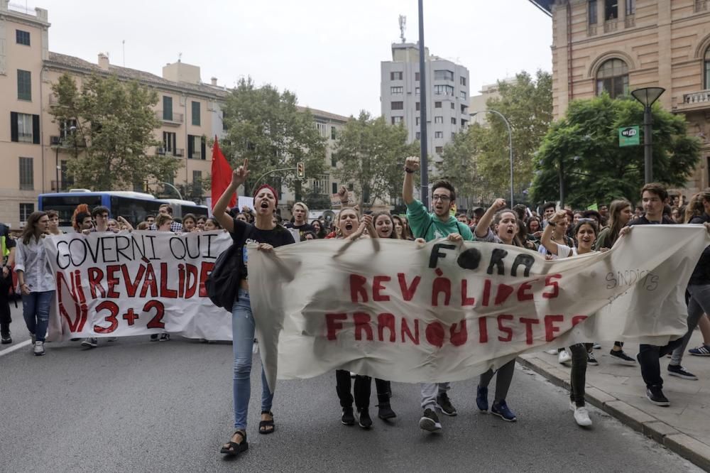 Manifestación de estudiantes en Palma contra la Lomce y las reválidas