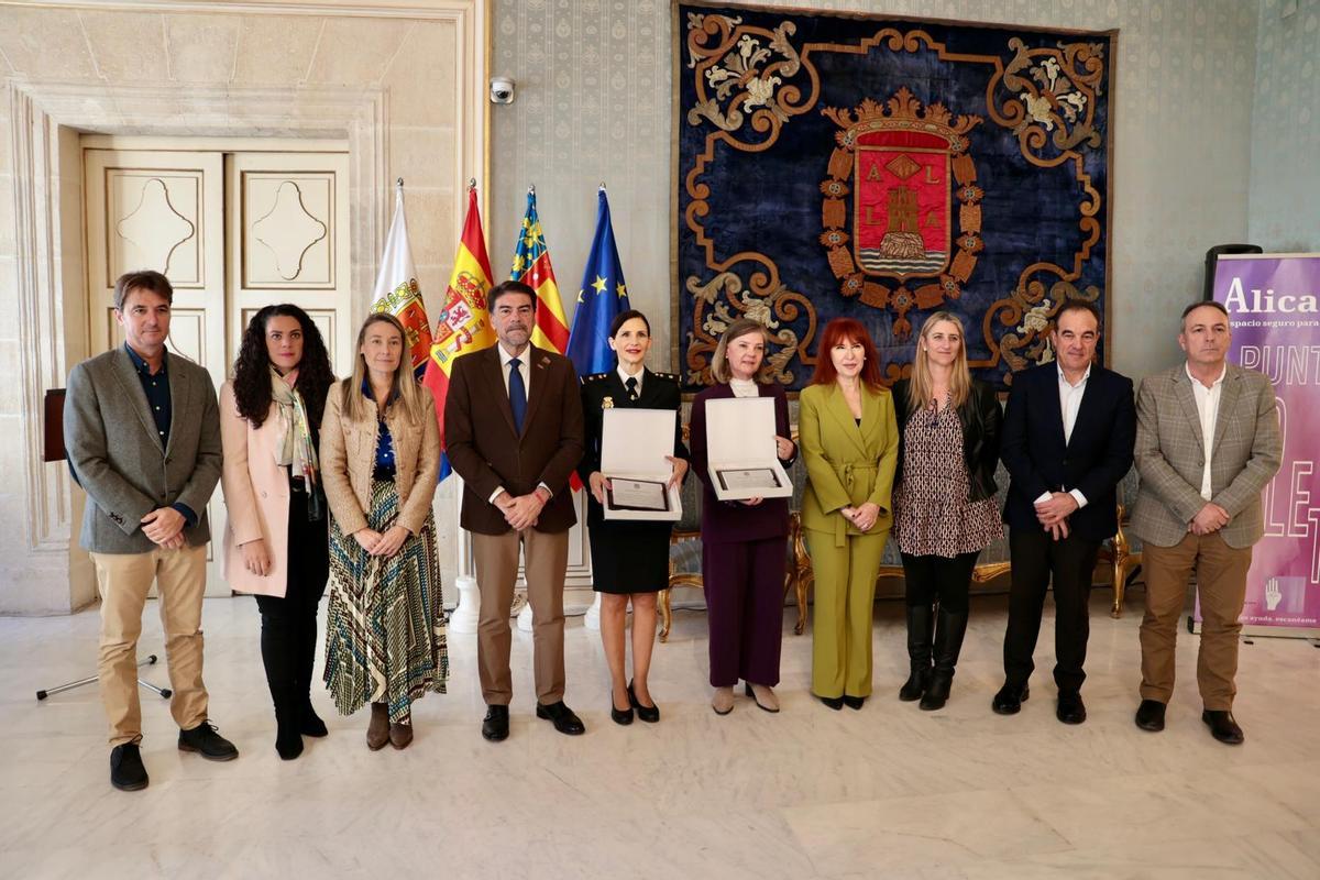 Actos por el 25N en el Ayuntamiento de Alicante