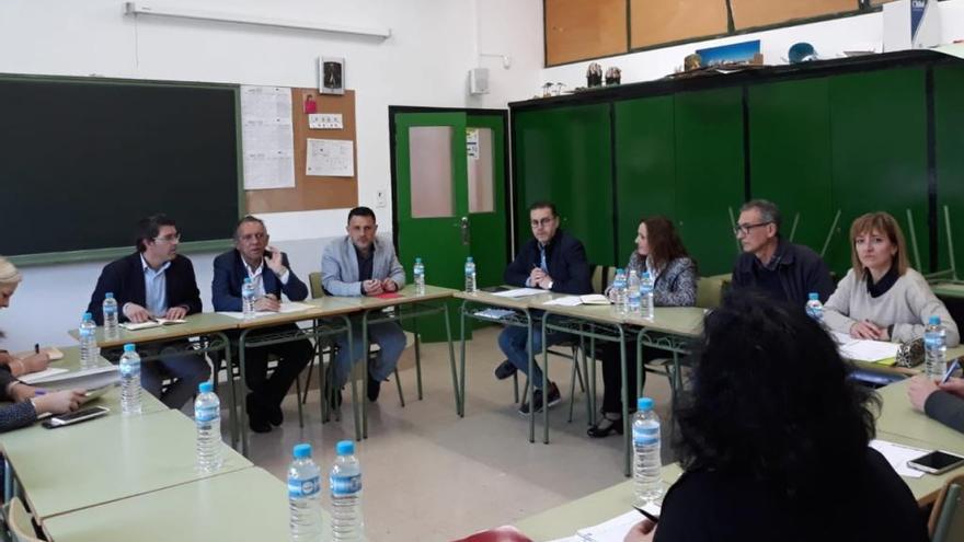 Soler, con Rodríguez y Borrell en la reunión con la Mesa de FP de Ontinyent