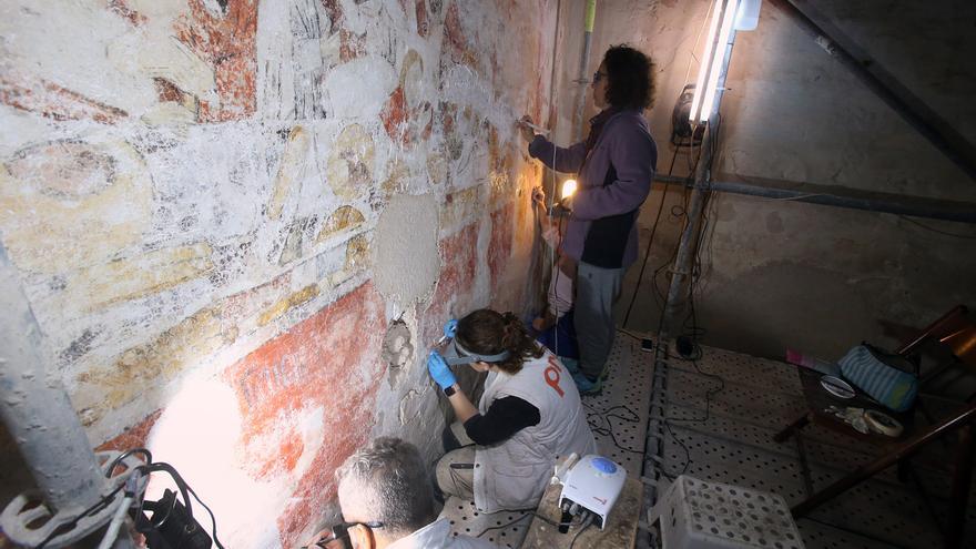 Descubren una pintura de la Última Cena oculta durante siglos en la ermita gótica de Carcaixent