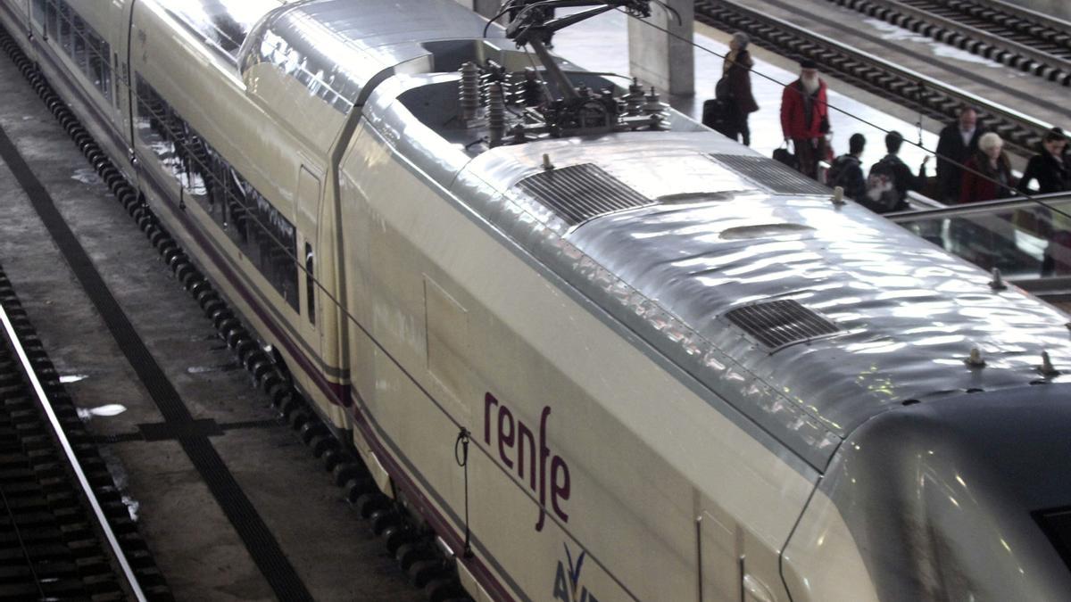 Tren de alta velocidad en Córdoba, en una imagen de archivo.