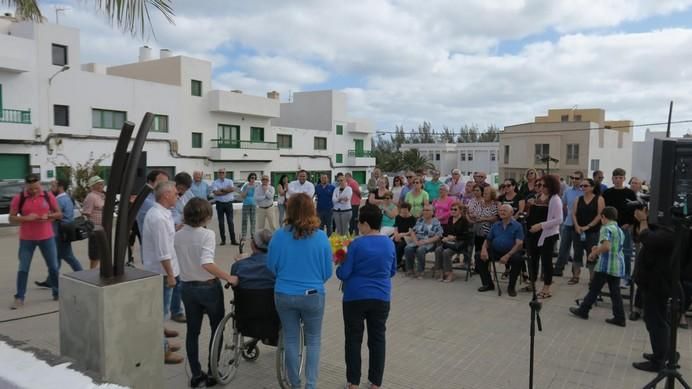 Arrecife reconoce la labor de Julián de León