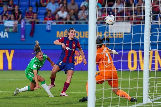 Liga F: FC Barcelona - Betis, el partido de despedida de Sandra Paños, Mariona Caldentey y Jonatan Giráldez, en imágenes