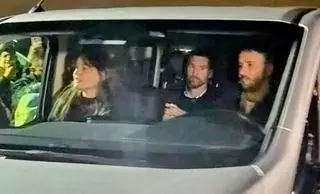 Messi llega a Argentina y se encierra en la casa de sus padres en una urbanización de Rosario