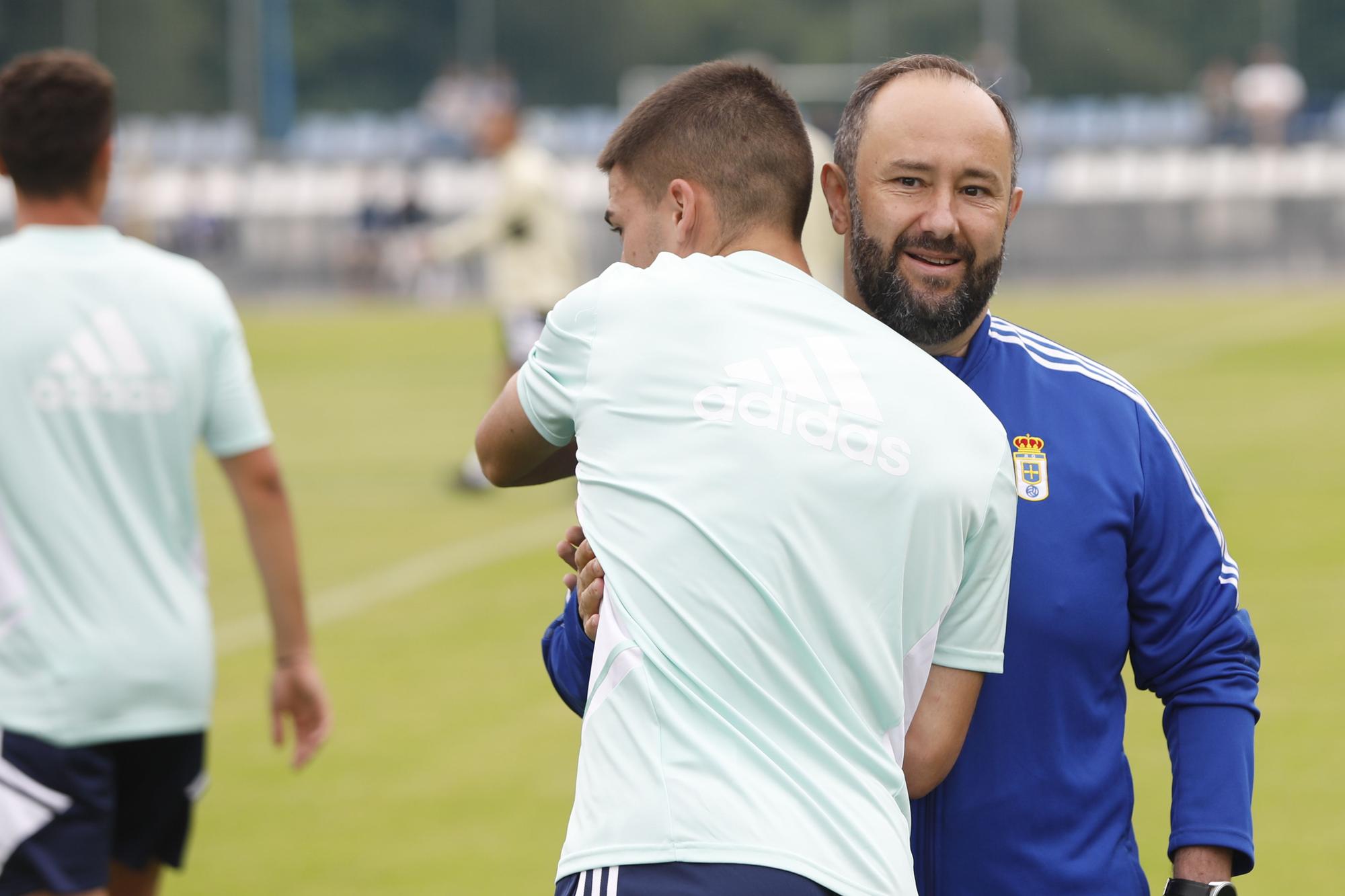 EN IMÁGENES: el primer entrenamiento del Oviedo