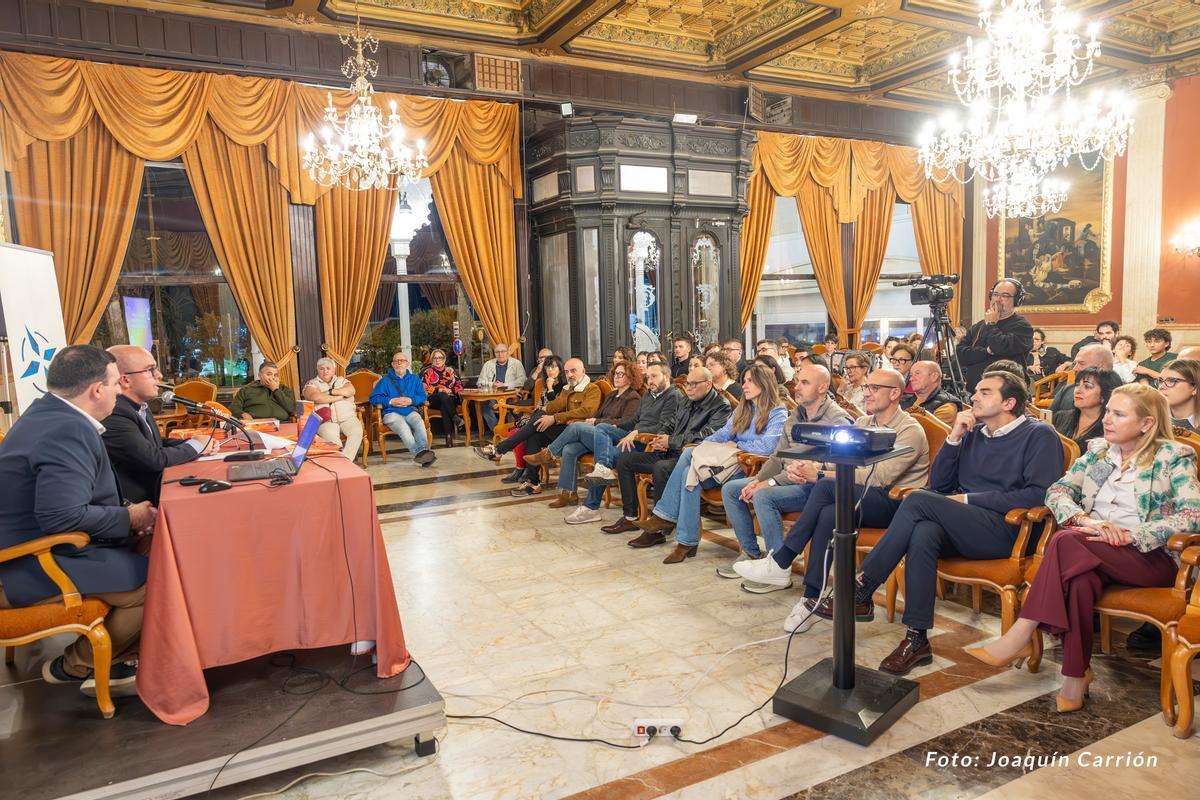 Acto de presentación del libro en la Sociedad Casino de Torrevieja