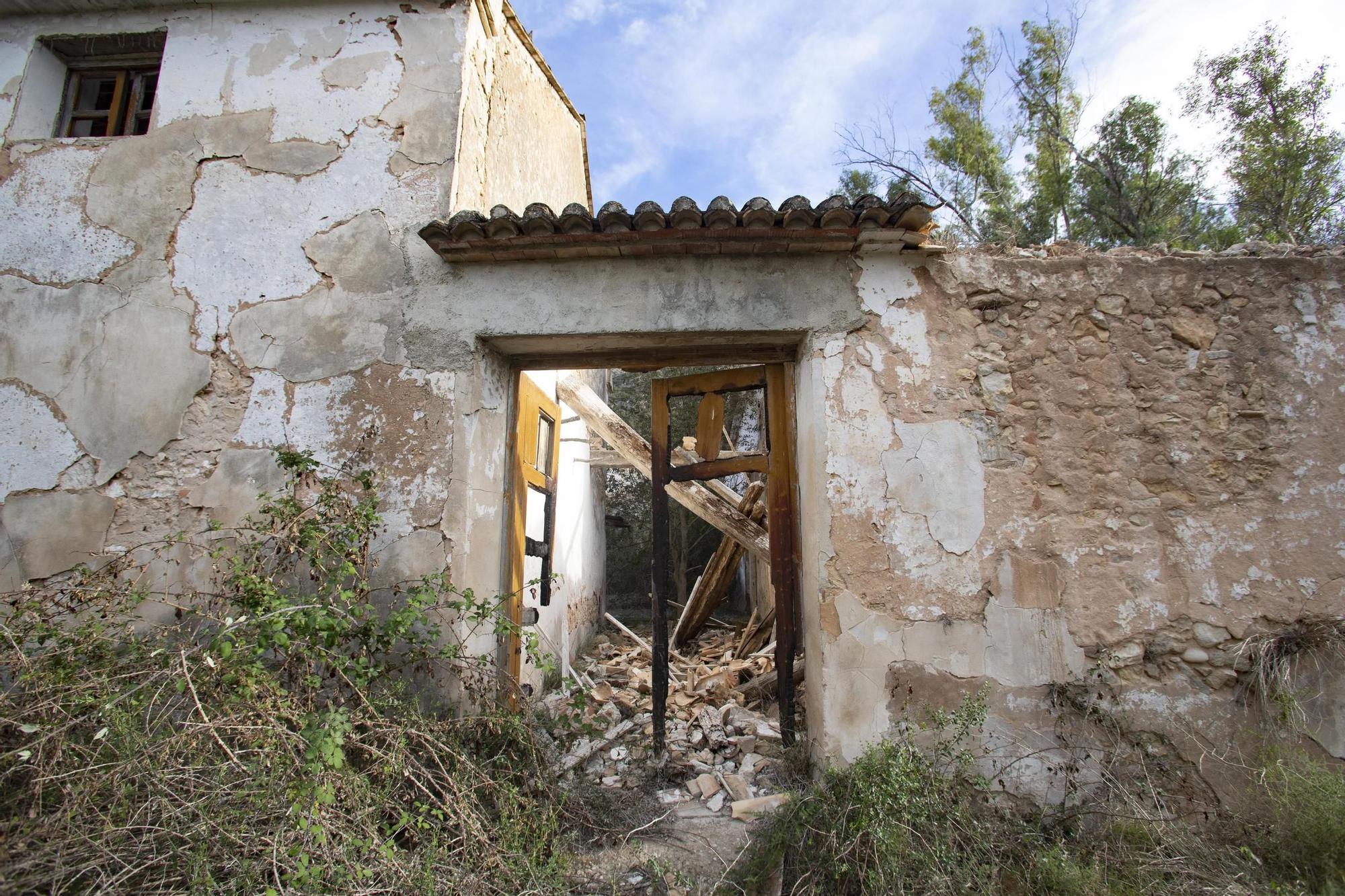 Este es el estado de deterioro que sufre la "Casa de los Quadrado" en Xàtiva
