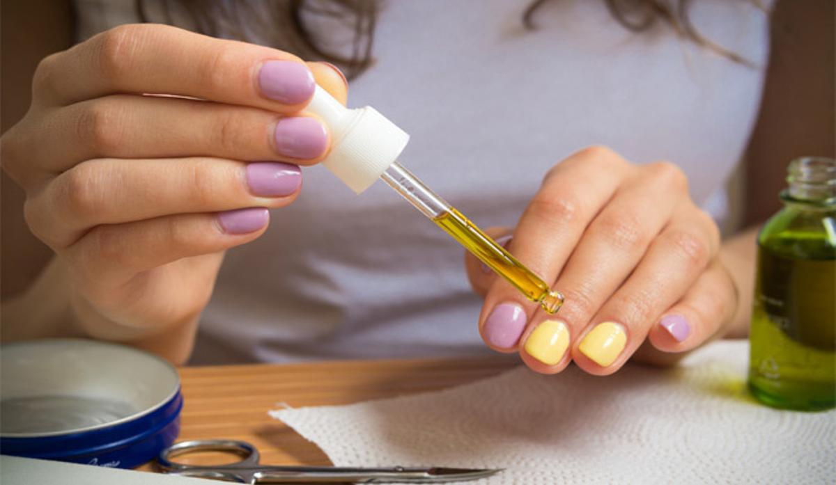 Cómo retirar el esmalte semipermanente en casa