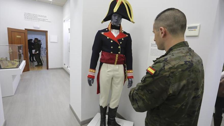 Amigos de Badajoz invita a una visita guiada por la exposición de Menacho