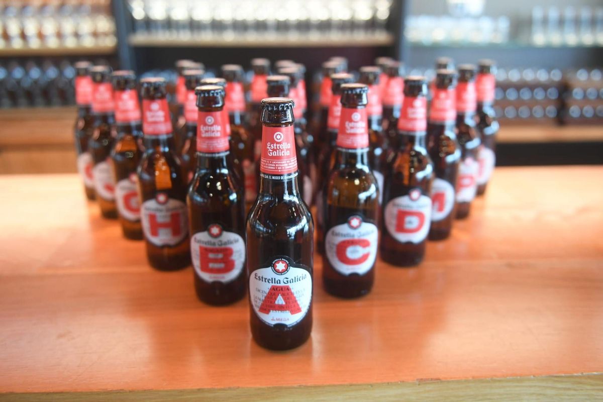 Presentación de la 'Enciclobirra' en el museo MEGA de Estrella Galicia.