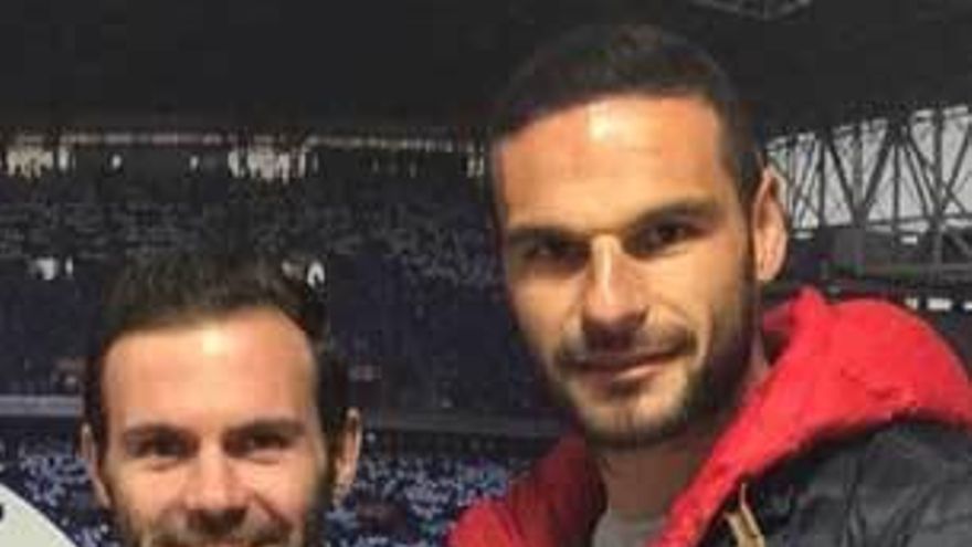 Juan Mata y David Lombán, en el Carlos Tartiere.