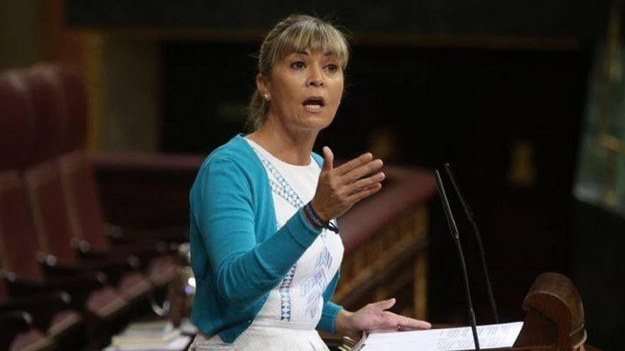 La diputada socialista de Castellón Susana Ros rectifica tras publicar que &quot;el hombre no llegó a la luna&quot;