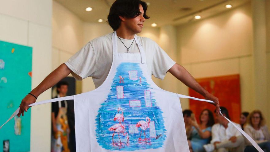 El arte desfilará hoy en el Club Diario en forma de delantales y sombreros