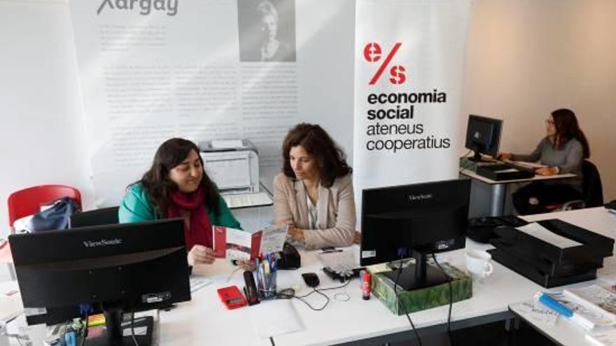 Treballadores de l&#039;Ateneu Cooperatiu Terres Gironines, al maig.